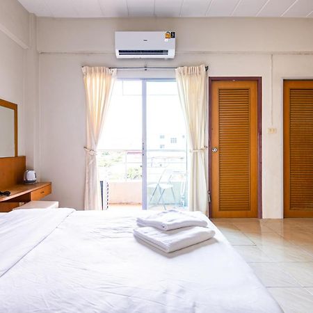 Go Inn V สนามบิน Banguecoque Exterior foto